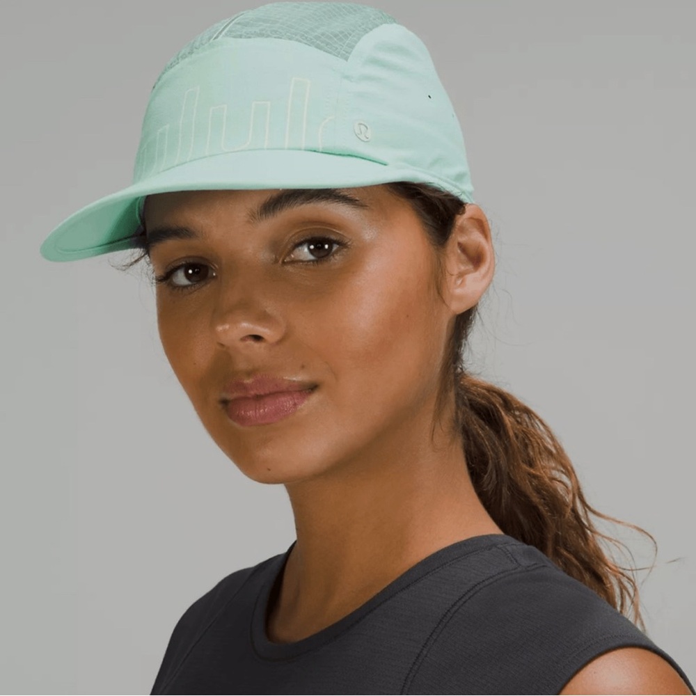 Lululemon drawcord hiking hat NWT